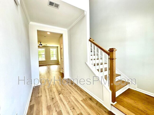 Photo - 8660 Windsor Hill Blvd