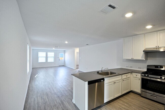Photo - 738 Tulsa Trl