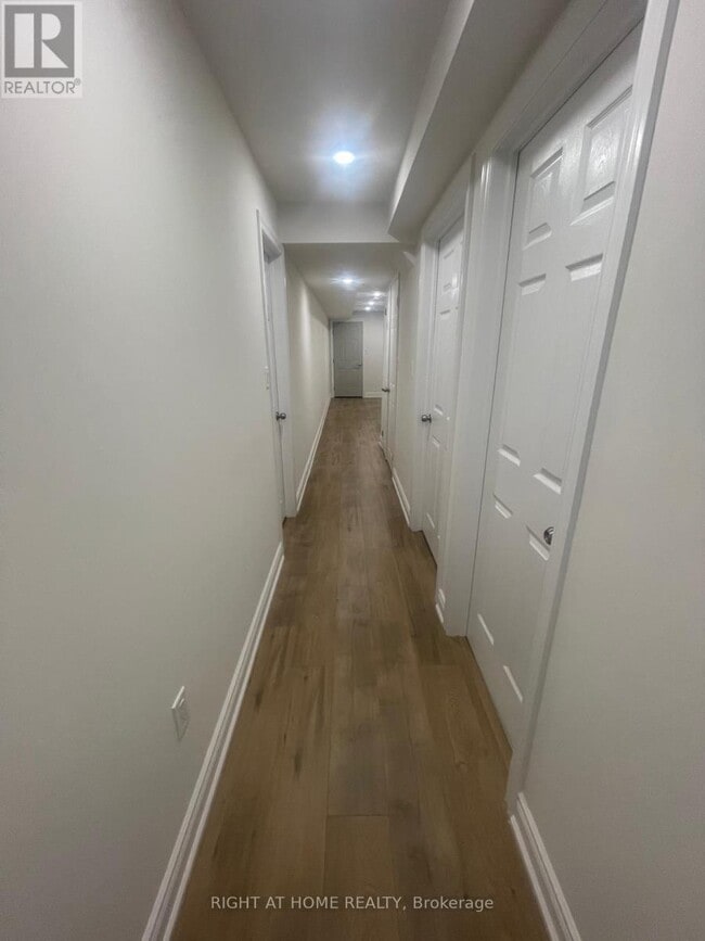 49 Masters St