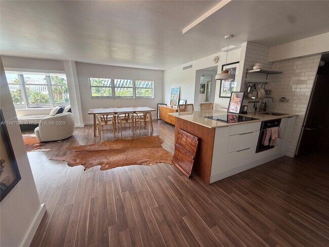 Photo - 1881 Washington Ave Unit 4G