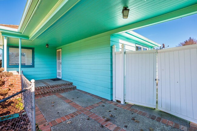 Photo - 1910 NE Cramer St