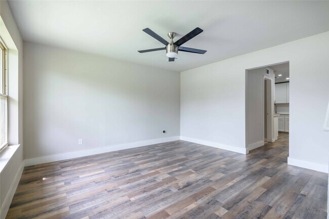 Photo - 12044 Beechnut St