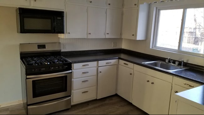 Photo - Beautiful Fully Remodeled 3 bedroom