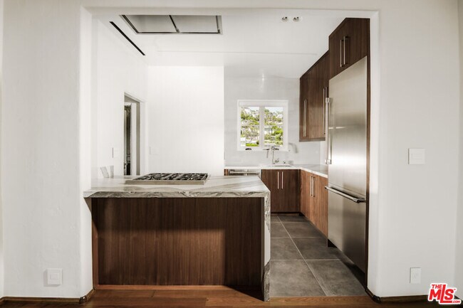 Photo - 1302 N Sweetzer Ave Unidad 601 Rental