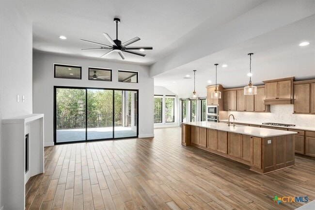 Photo - 412 Pin Cherry Pass