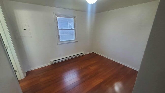 Photo - 889 S Cherry St