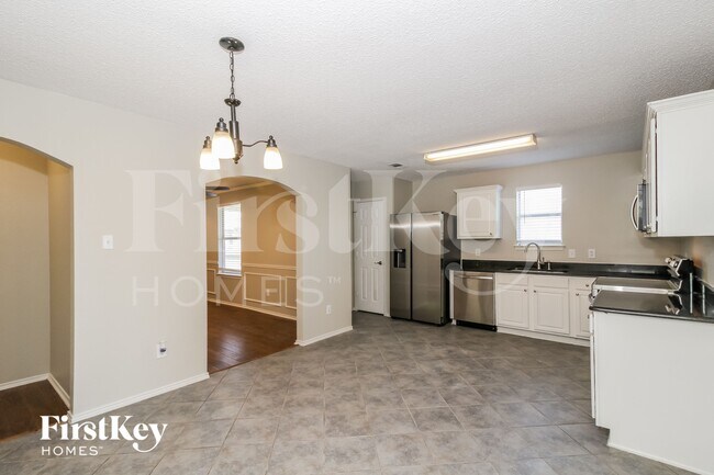 Photo - 4917 Stirrup Way