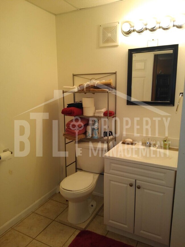 Photo - Fantastic Furnished 1 Bedroom Cond