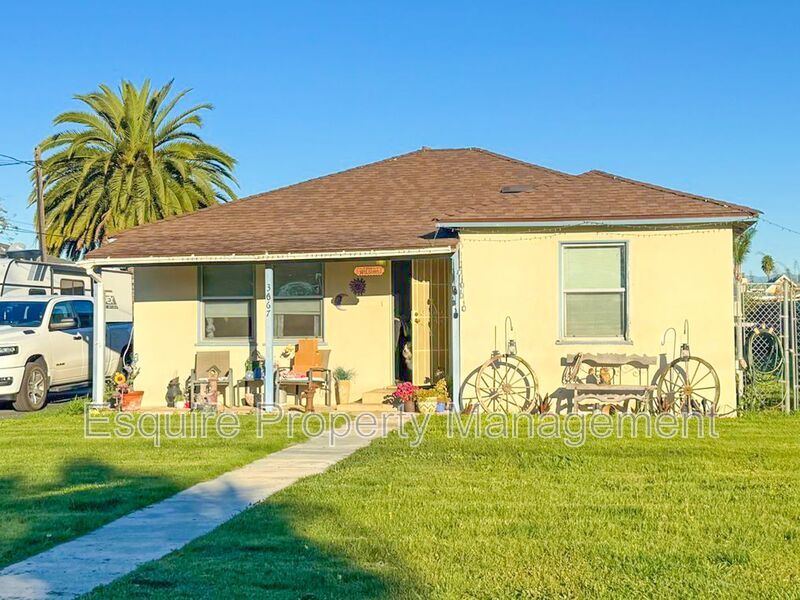 Photo - 3667 Almond Dr