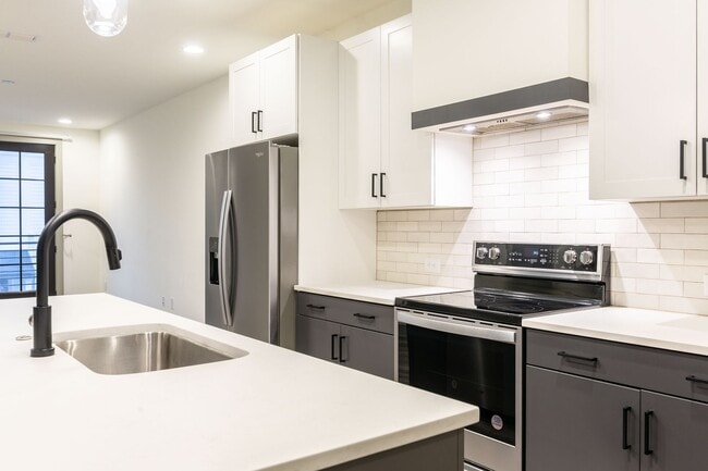 Photo - Gorgeous 1 Bed/1 Bath in Edgewood!