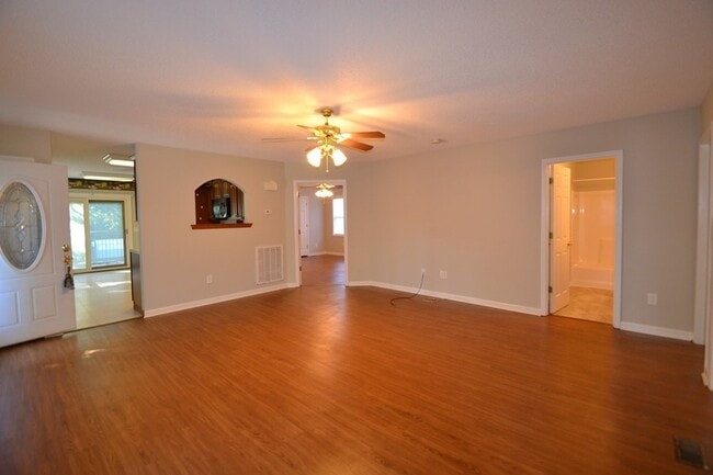 Photo - Great 3 Bedroom 2 Bath rental in a wonderf...