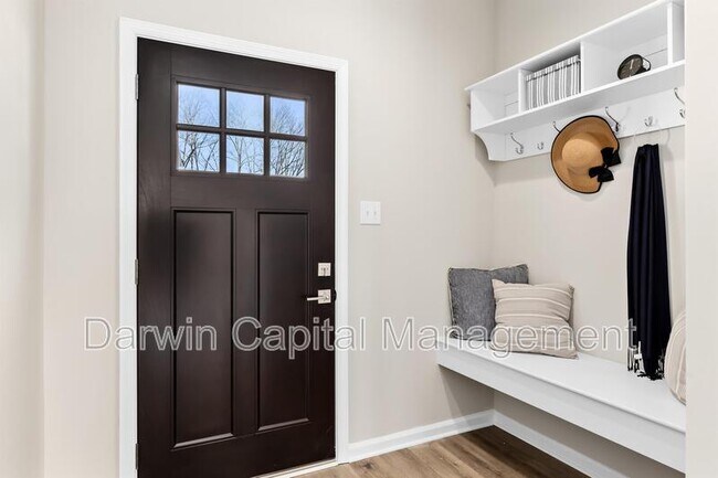 Photo - 385 N Tuckahoe Rd