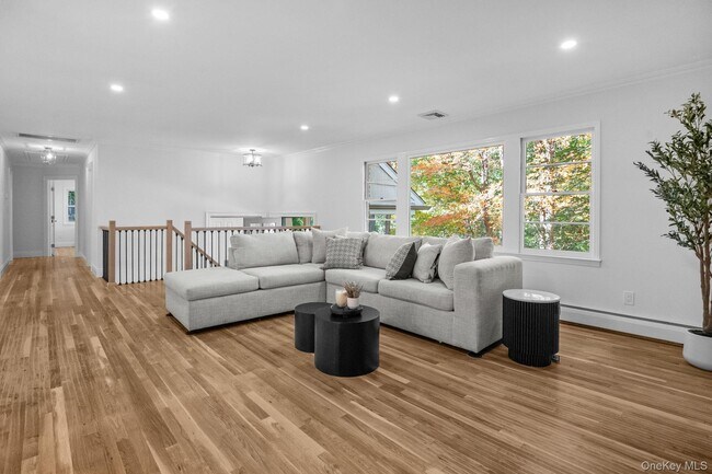 Photo - 341 Millwood Rd