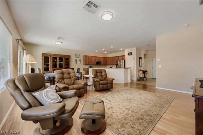 Photo - 7536 Chaffinch St