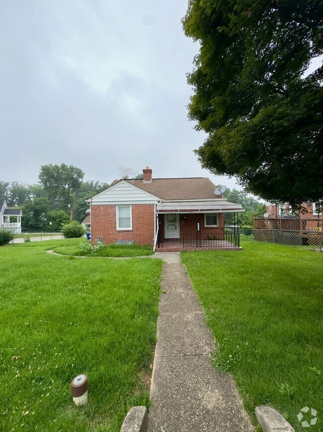 Building Photo - Charming 2 Bedroom/1 Bathroom Home at Laur...