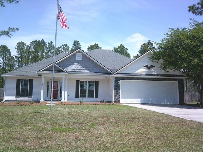 Building Photo - Spacious 3BR Home with Screened Porch, Fenced Backyard & Wired Shop in North Valdosta