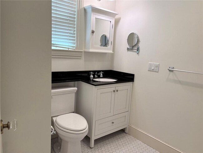 117 Sheldon St Unit 1