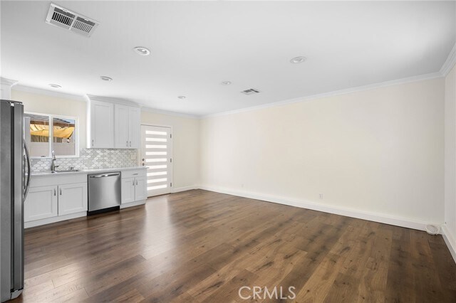 Photo - 7058 Willis Ave