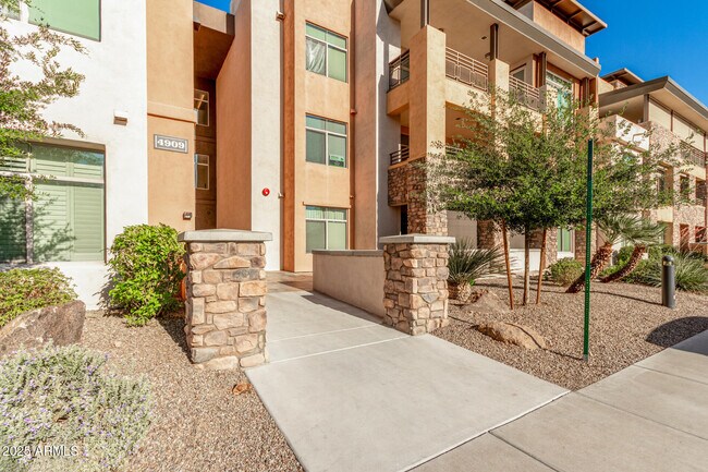 Photo - 4909 N Woodmere Fairway Unidad 1004