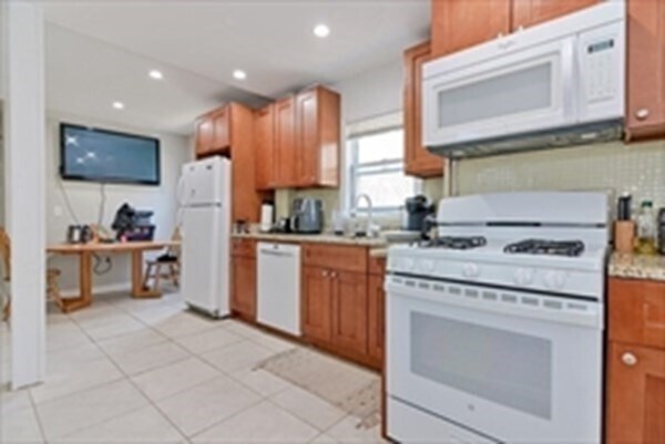 Photo - 256 W 6th St Unidad 1