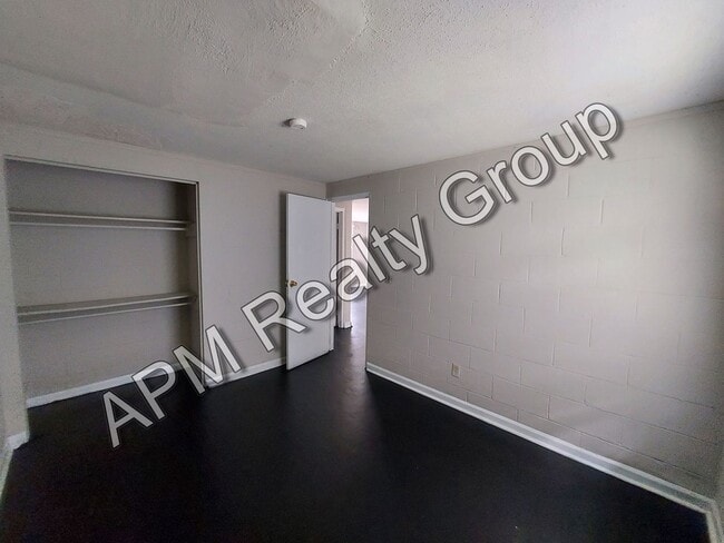 Building Photo - Renovated two bedroom near Harden Street Rental