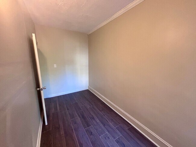 Photo - 4 bedroom home on Division st