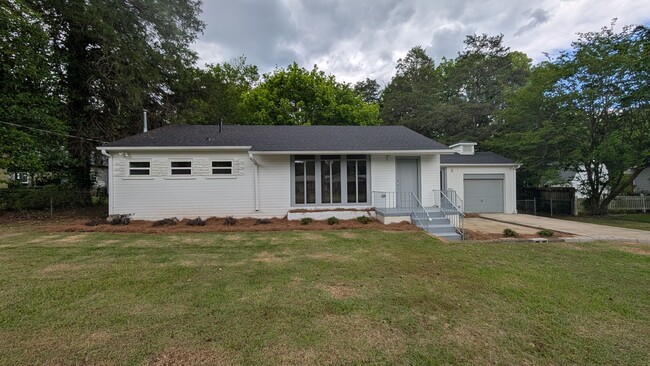 Newly Renovated -- Walking Distance to the... - Newly Renovated -- Walking Distance to the... Casa