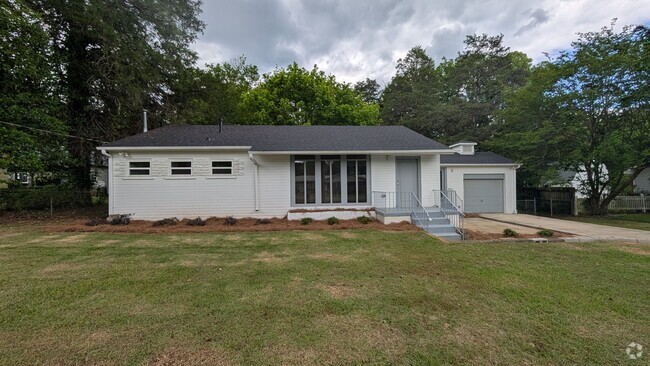 Building Photo - Newly Renovated -- Walking Distance to the... Rental
