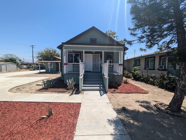 Photo - Bright & Clean 2 Bed | 1 Bath Home With a separate Den– 906 Sq. Ft. with Private Parking! Now Ava...