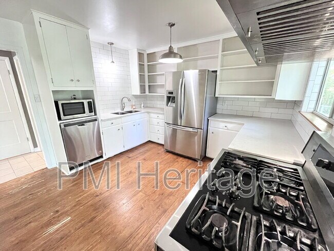 Photo - 1139 N Sunset Dr