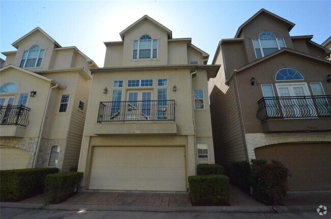 Building Photo - 9006 Harbor Hills Dr Rental
