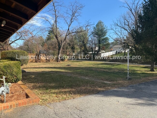 Photo - Beautiful Mid Century Modern Grandin Road Home