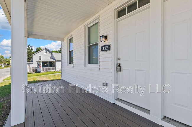 Photo - 332 Front St