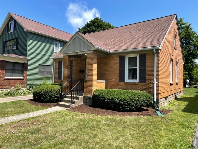 Building Photo - 615 Shenley Dr
