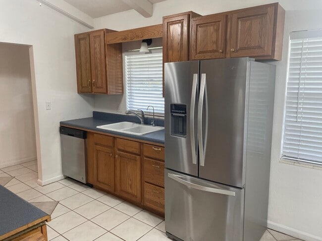 2526 NW 54th Blvd