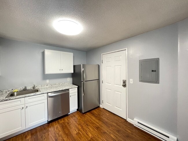 Photo - 179 Loudon Rd Unit 8