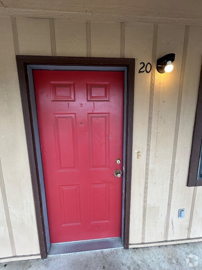 Building Photo - 721 N Vinita Ave Rental