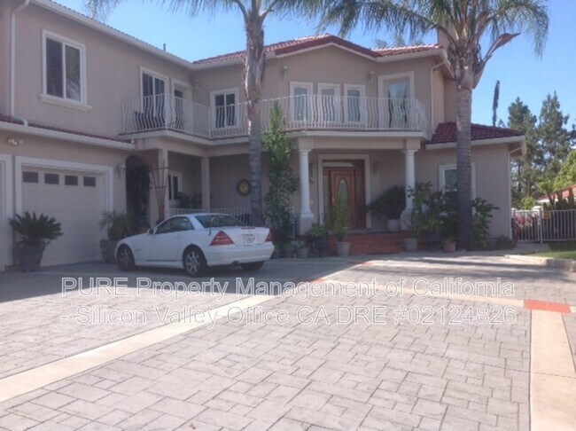 Building Photo - 11050 Canyon Dr