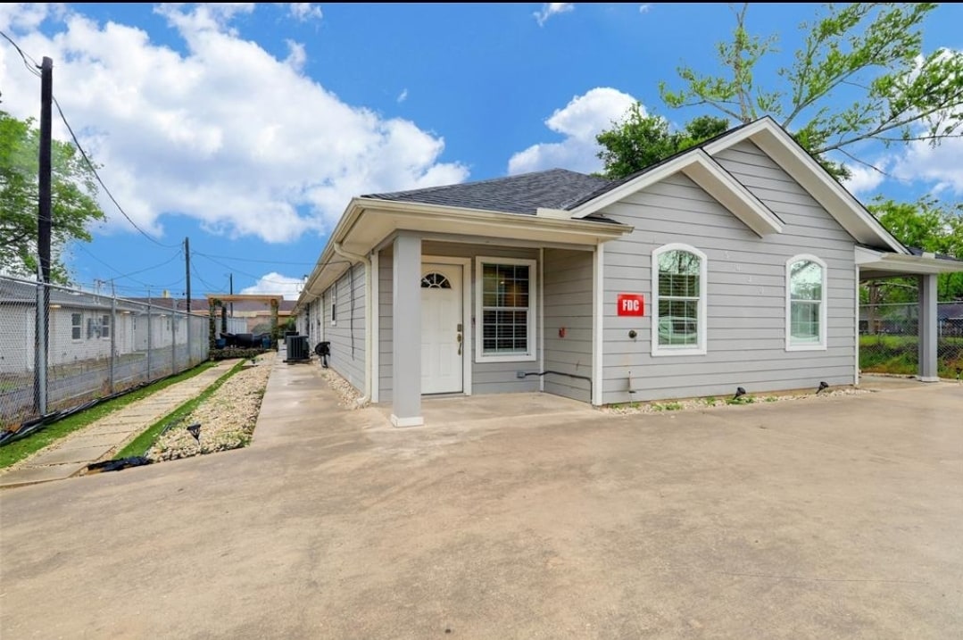 Photo - 5038 Mallow St (Houston, TX)