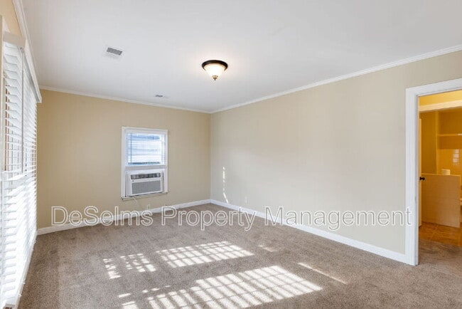 Photo - 922 Wedgewood Ave