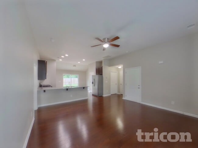 Photo - 474 Finch Ln