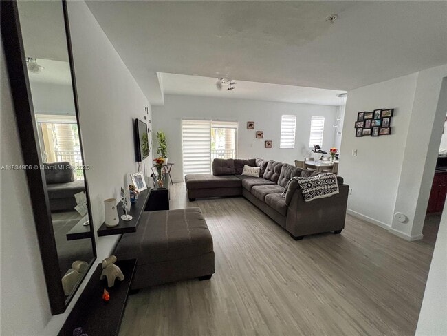 Photo - 11503 NW 89th St Unit 201