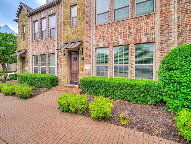 Photo - 7928 Pam St Townhome