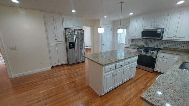 Photo - 339 Poplar St