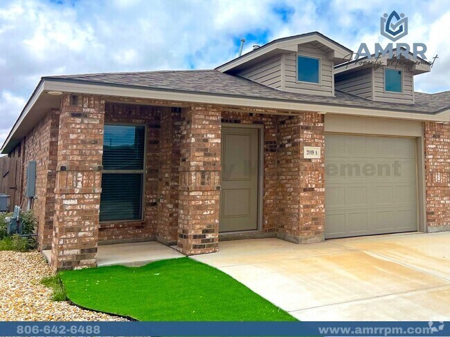 Building Photo - 3 Bedroom Duplex In Harvest! Rental