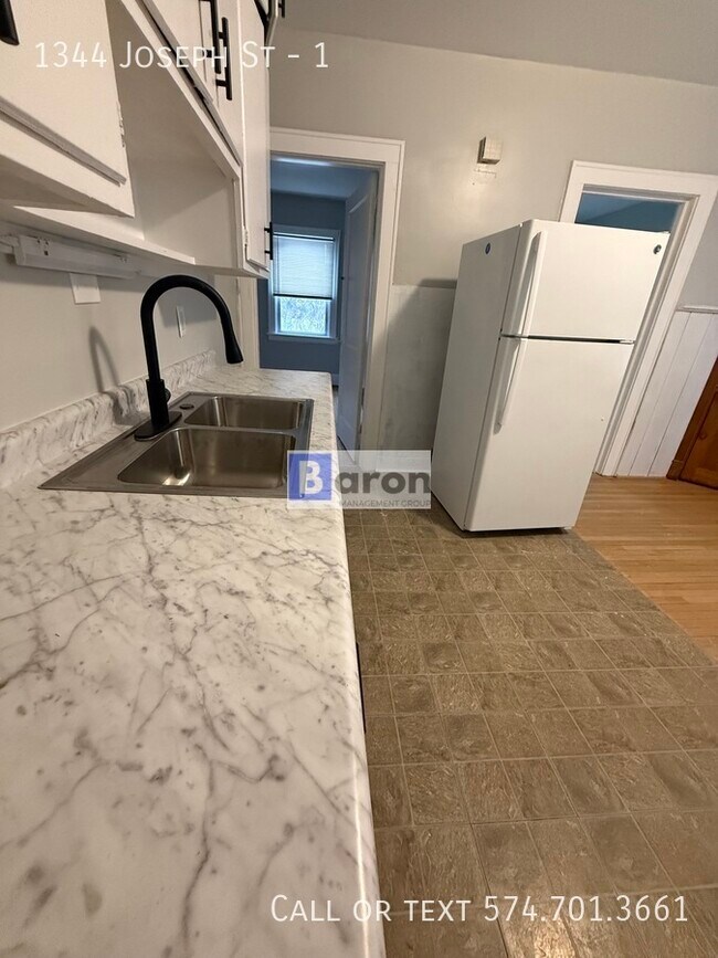 Photo - 1344 Joseph St Unit 1