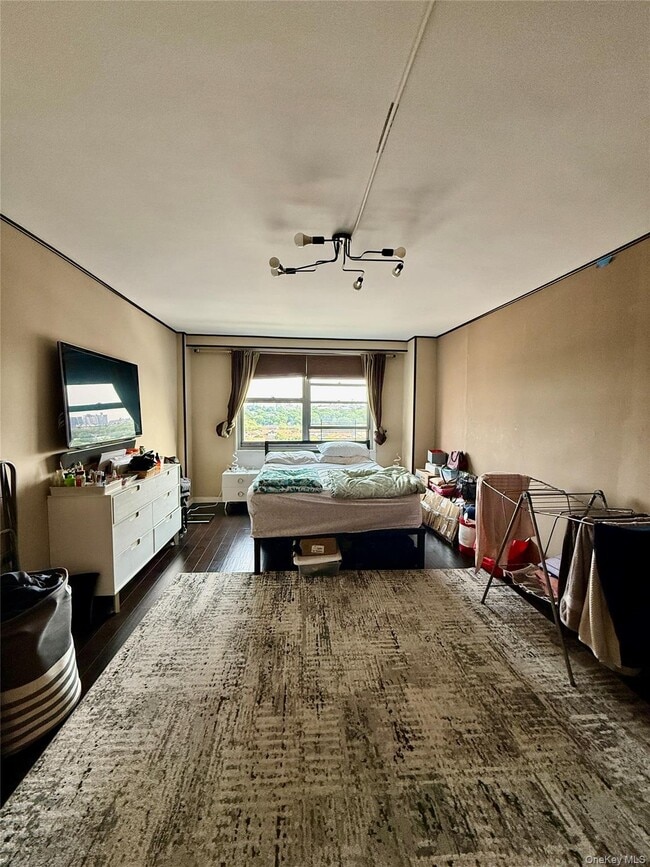 Building Photo - 61-20 Grand Central Pkwy Unit B 1103