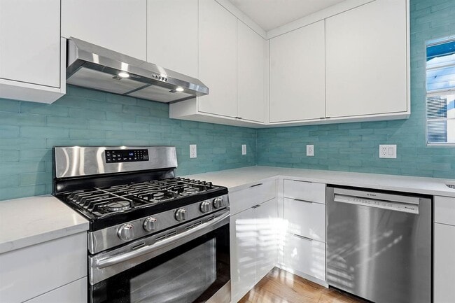 Photo - 827 Gullett St