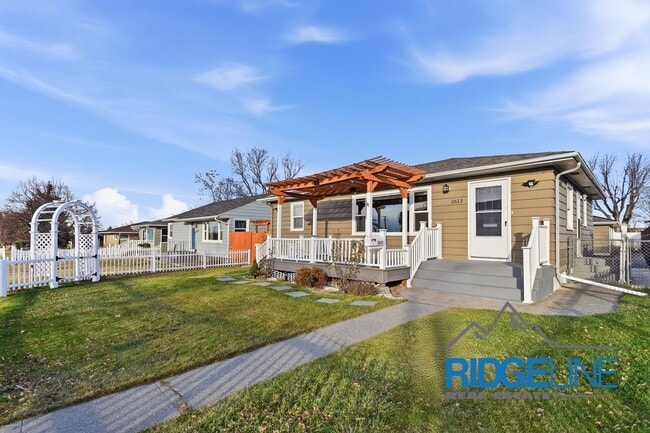 Building Photo - Immaculately Cared for Remodeled East End home