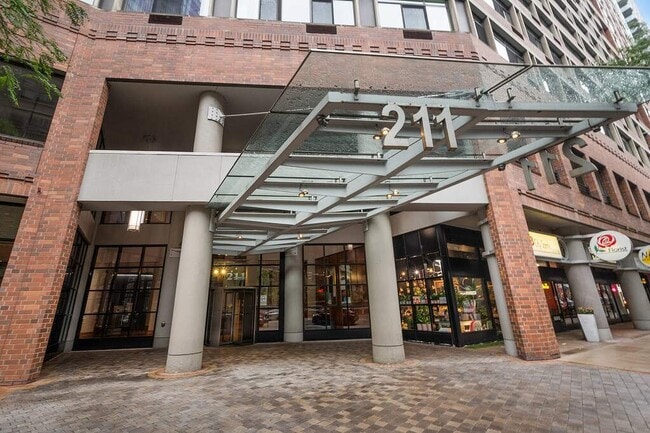 Building Photo - 211 E Ohio St Unit 2821